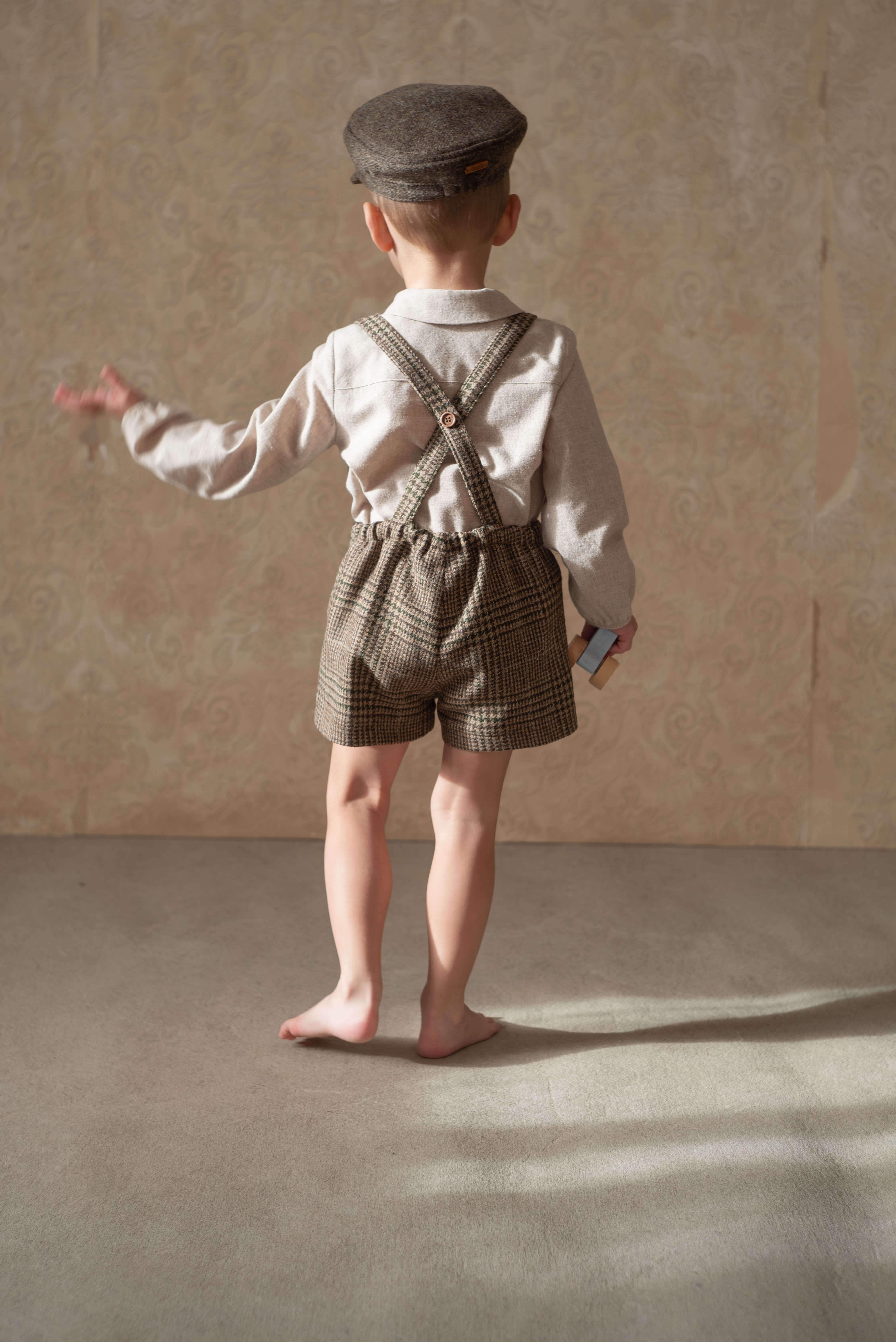 Mod.7.5 Brown plaid woollen short romper suit with pockets