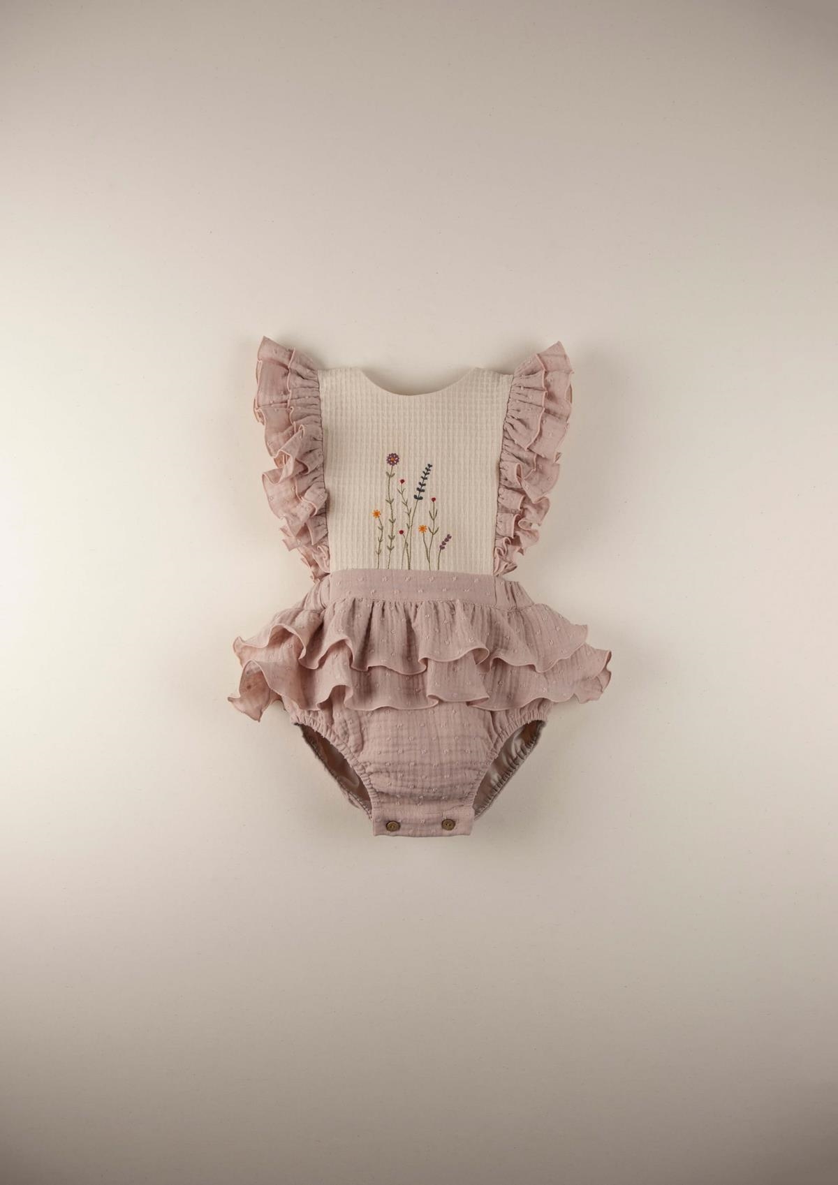 Mod.6.2 Pink romper suit with embroidered bib | SS22 Mod.6.2 Pink romper suit with embroidered bib | 1