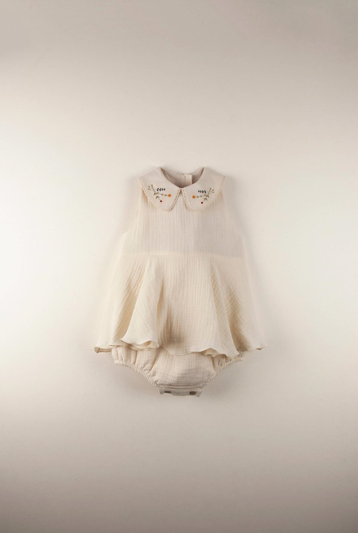 Mod.7.4 Off white romper suit with embroidered collar | SS22 Mod.7.4 Off white romper suit with embroidered collar | 1