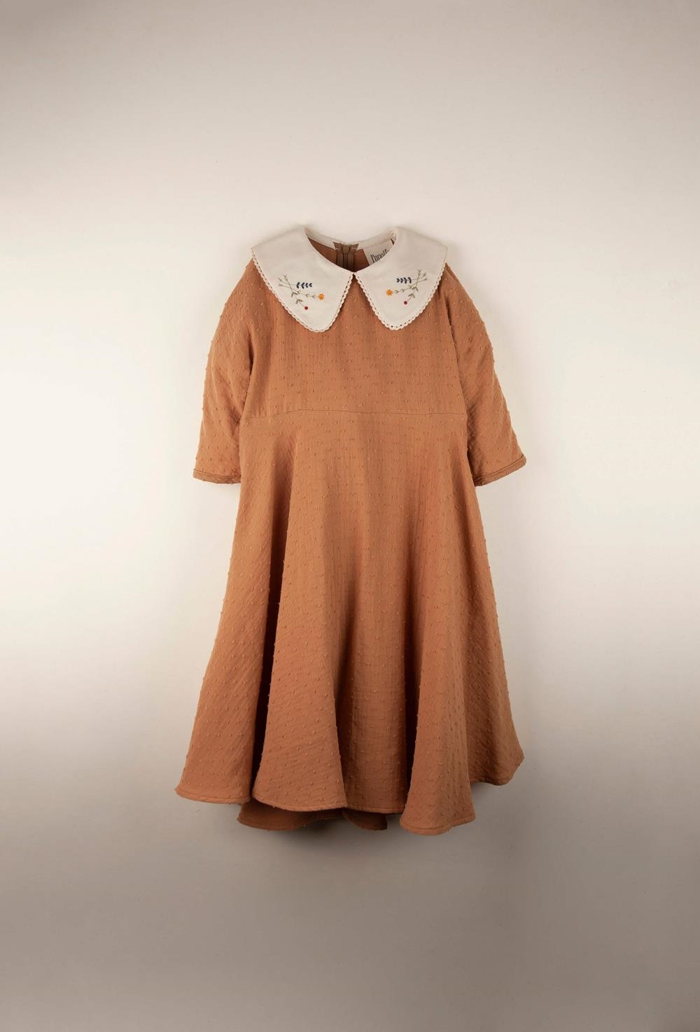 Mod.30.1 Terracotta organic dress with embroidered collar | SS22 Mod.30.1 Terracotta organic dress with embroidered collar | 1