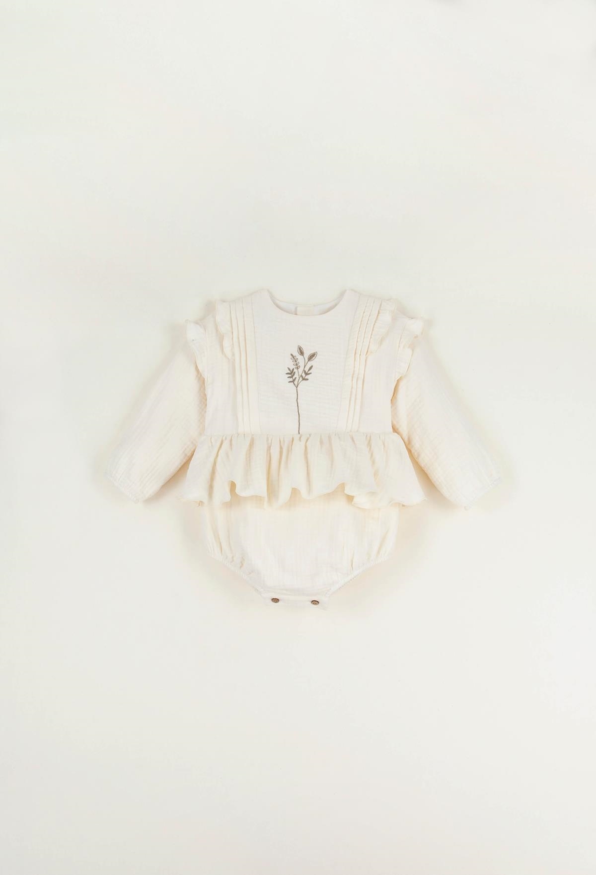 Mod.3.3 Off-white organic fabric embroidered romper suit with pintucks | AW22.23 Mod.3.3 Off-white organic fabric embroidered romper suit with pintucks