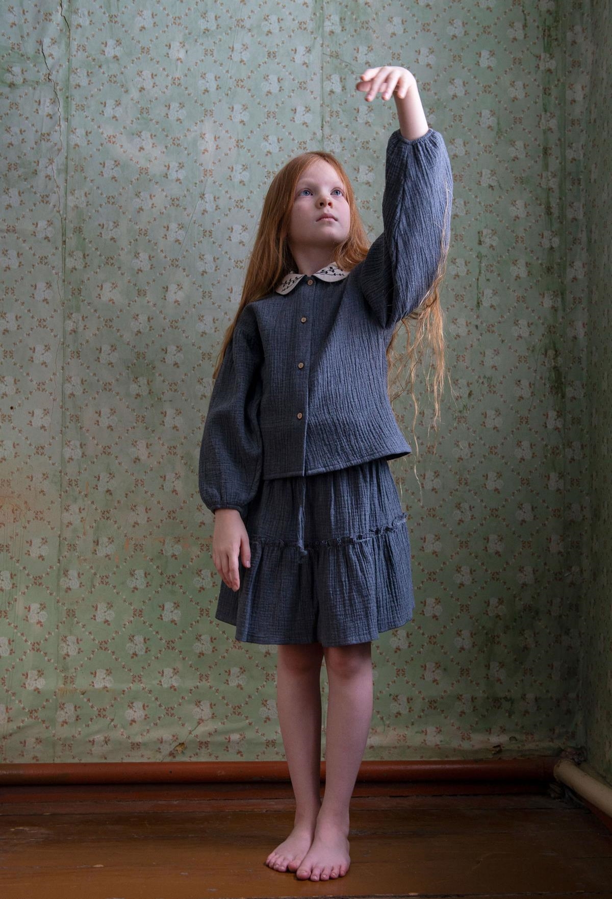 Mod.20.1 Dark grey skirt with frill in organic fabric | AW22.23 Mod.20.1 Dark grey skirt with frill in organic fabric