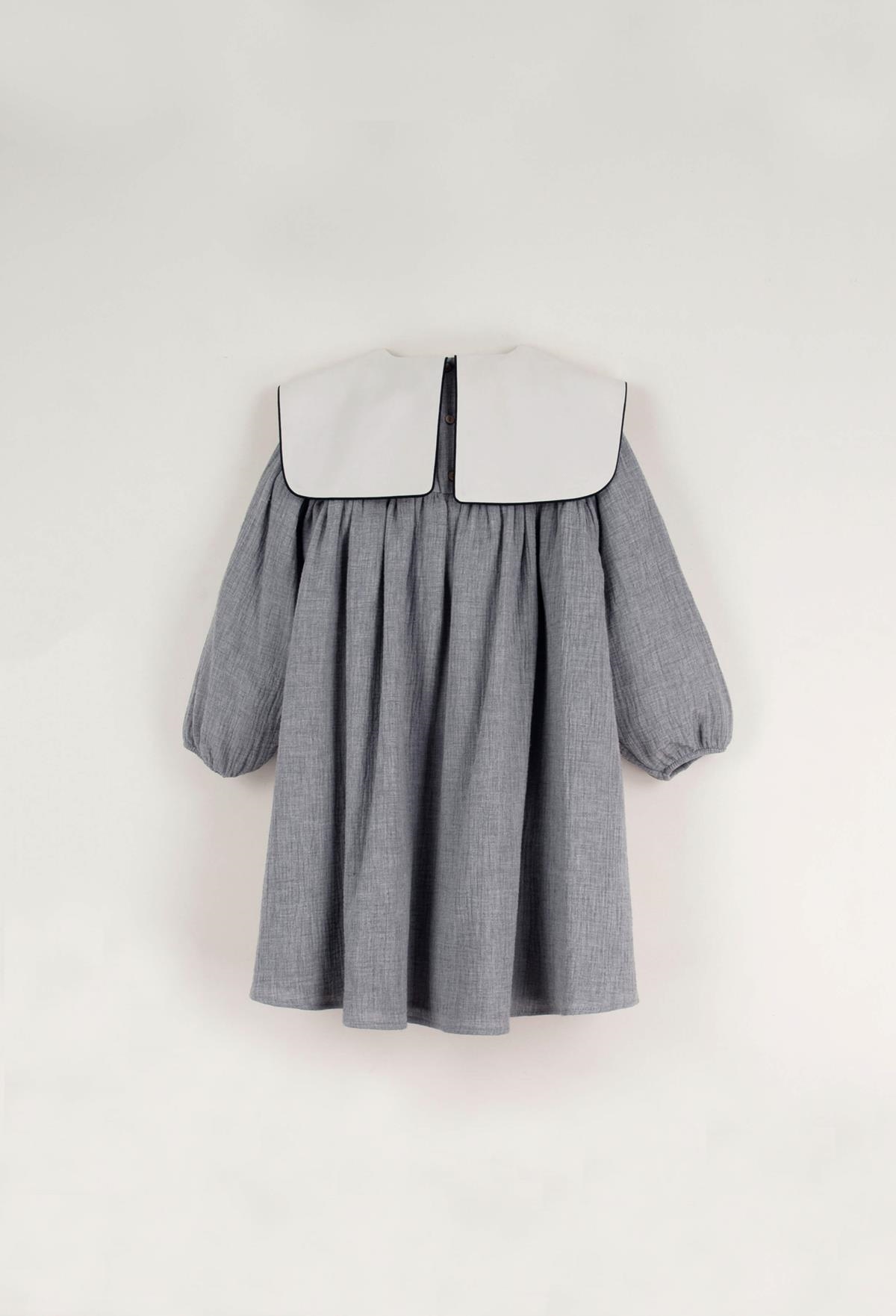 Mod.31.4 Light grey dress in organic fabric with embroidered yoke | AW22.23 Mod.31.4 Light grey dress in organic fabric with embroidered yoke
