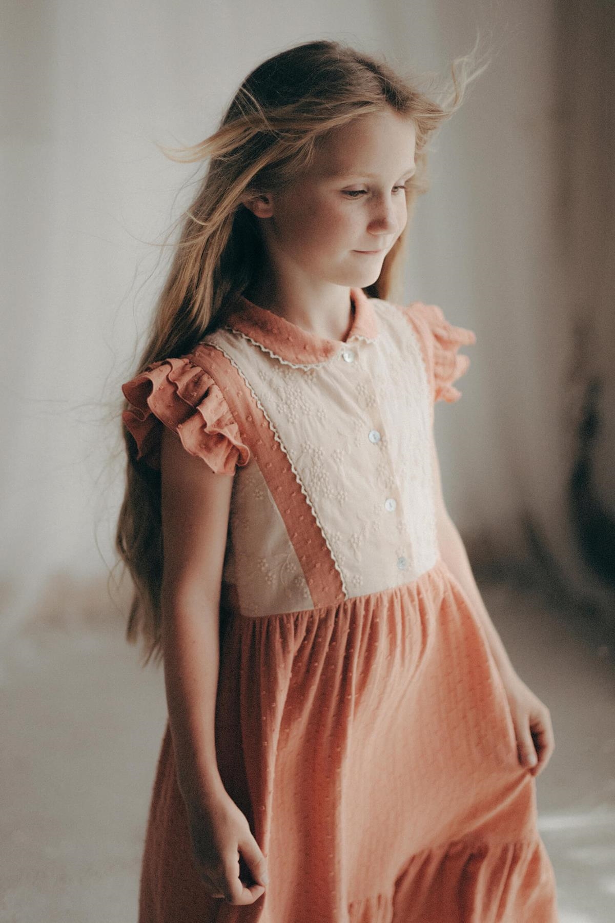Mod.30.2 Organic coral dress with baby-style collar | SS23 Mod.30.2 Organic coral dress with baby-style collar