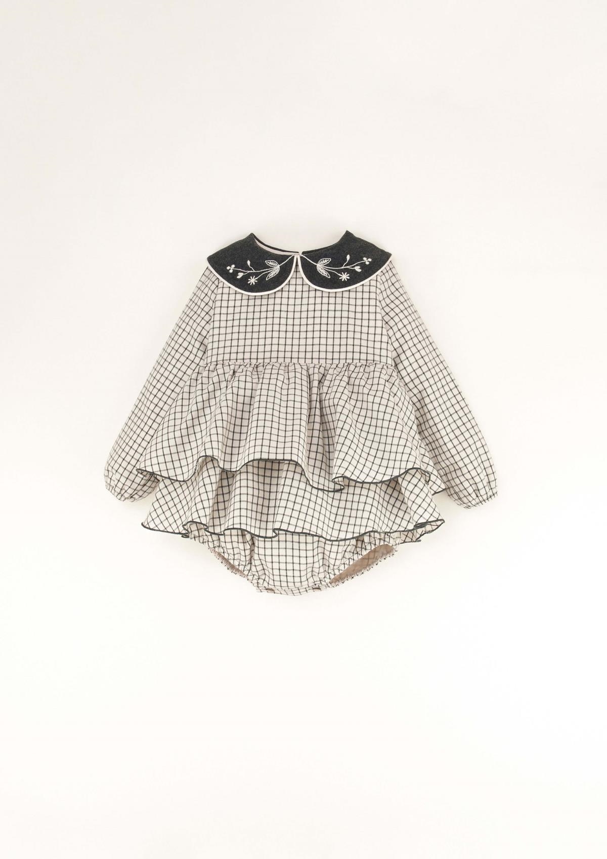 Mod.2.3 Off-white check romper suit with frill | AW23.24 Mod.2.3 Off-white check romper suit with frill