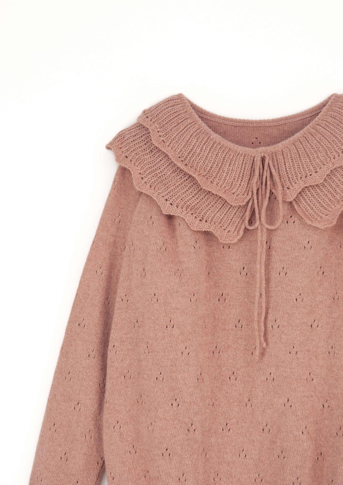 Mod.16.3 Dusty pink knitted jersey with double frill collar | AW23.24 Mod.16.3 Dusty pink knitted jersey with double frill collar