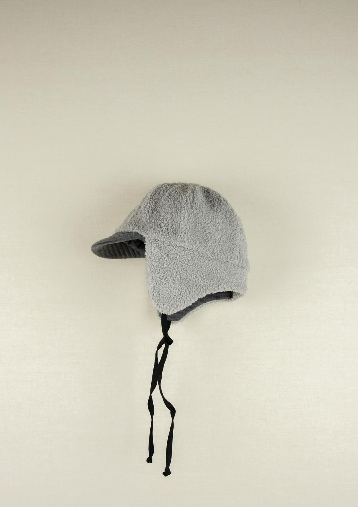 Mod. 35.3 Grey knitted reversible hat with earflaps | AW20.21 Mod. 35.3 Grey knitted reversible hat with earflaps | 1
