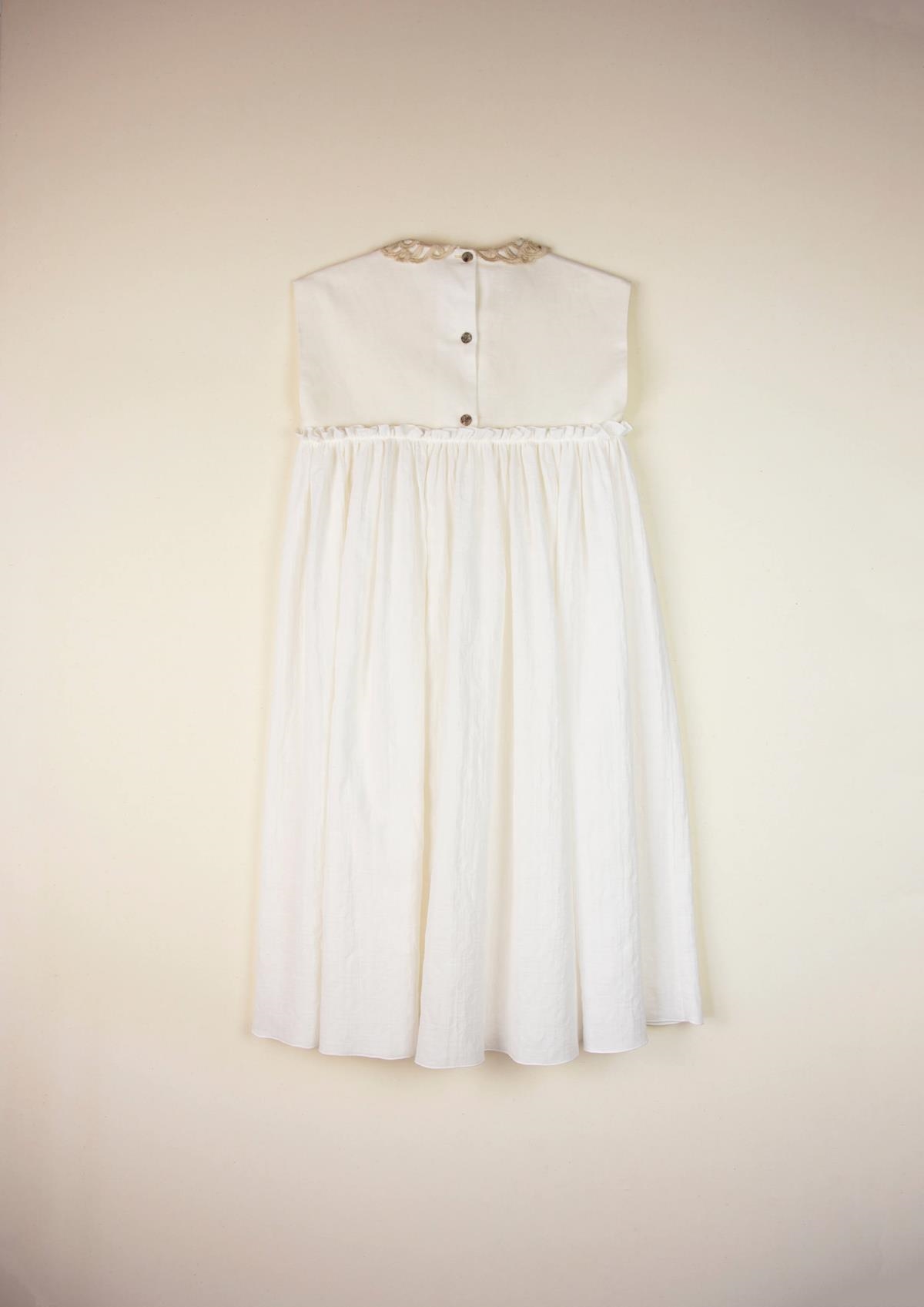 Mod.27.4 White guipure neckline dress | SS21Mod.27.4 White guipure neckline dress | 1